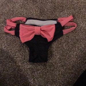 Ruched bikini bottom with bow